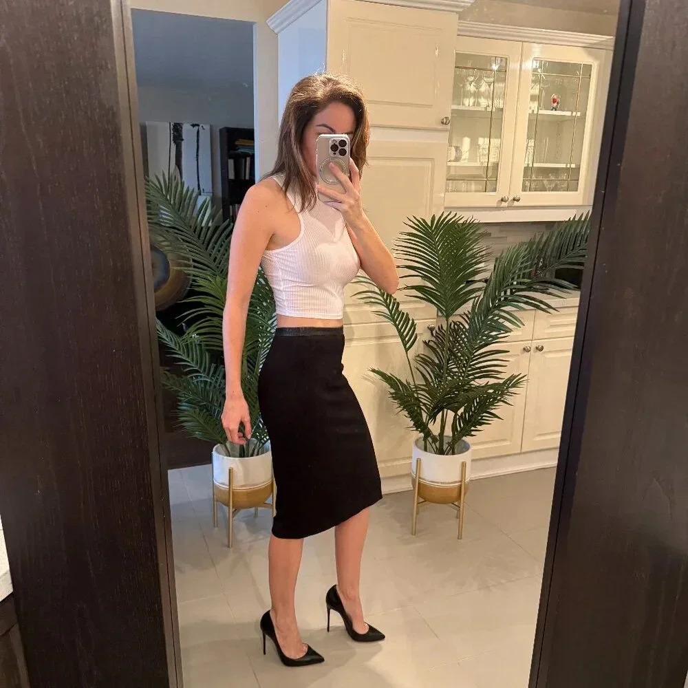 Black Pencil Skirt with Black Leather Waist Band, Judith and Charles, US 2 - Picture 2 of 6